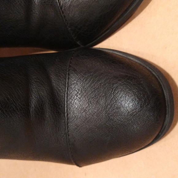 American Eagle Outfitters, Black Ankle Booties With 3.5" Heel, Size 7 1/2. - Picture 5 of 11